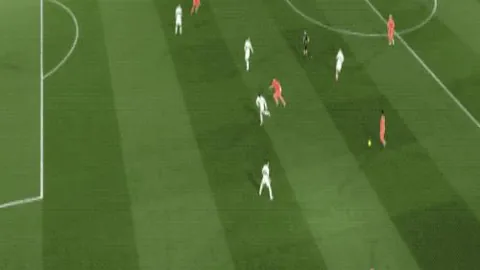 米蘭隊先下一城，迪亞斯獨立奇功，歐冠16強首戰以微弱優勢擊敗熱刺，穩步挺進下一階段。