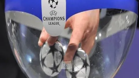 “詹姆斯播客第一季火爆登场，纳什加盟助阵，携手雷迪克后继有人开启新征程”